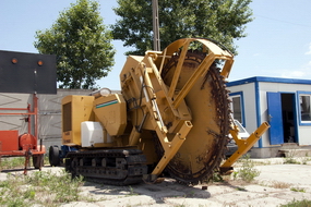 Inchirieri utilaje pentru constructii - construire si reparatii drumuri